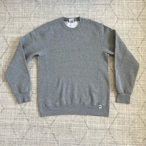 Vintage 2000s Y2K Russell Athletic Men’s OG Essentials Grey Crewneck Sweater